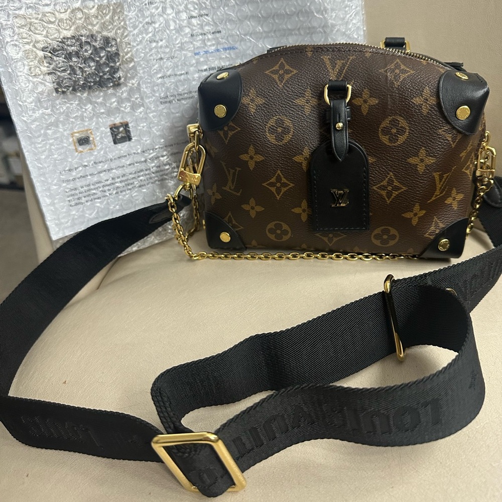 LOUIS VUITTON PETITE MALLE SOUPLE